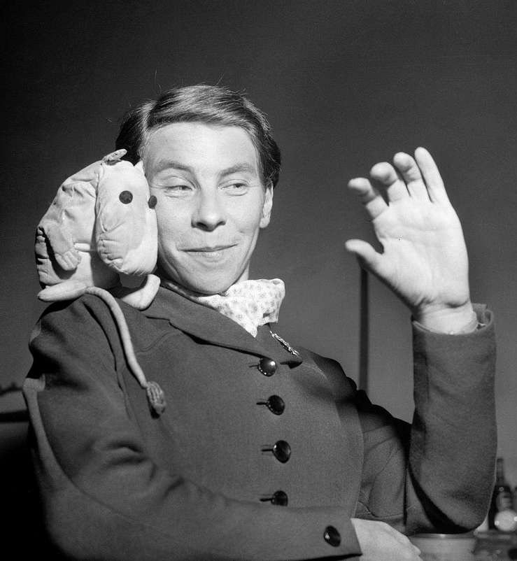 Tove Jansson: Building a Queer Moomin World in Plain Sight